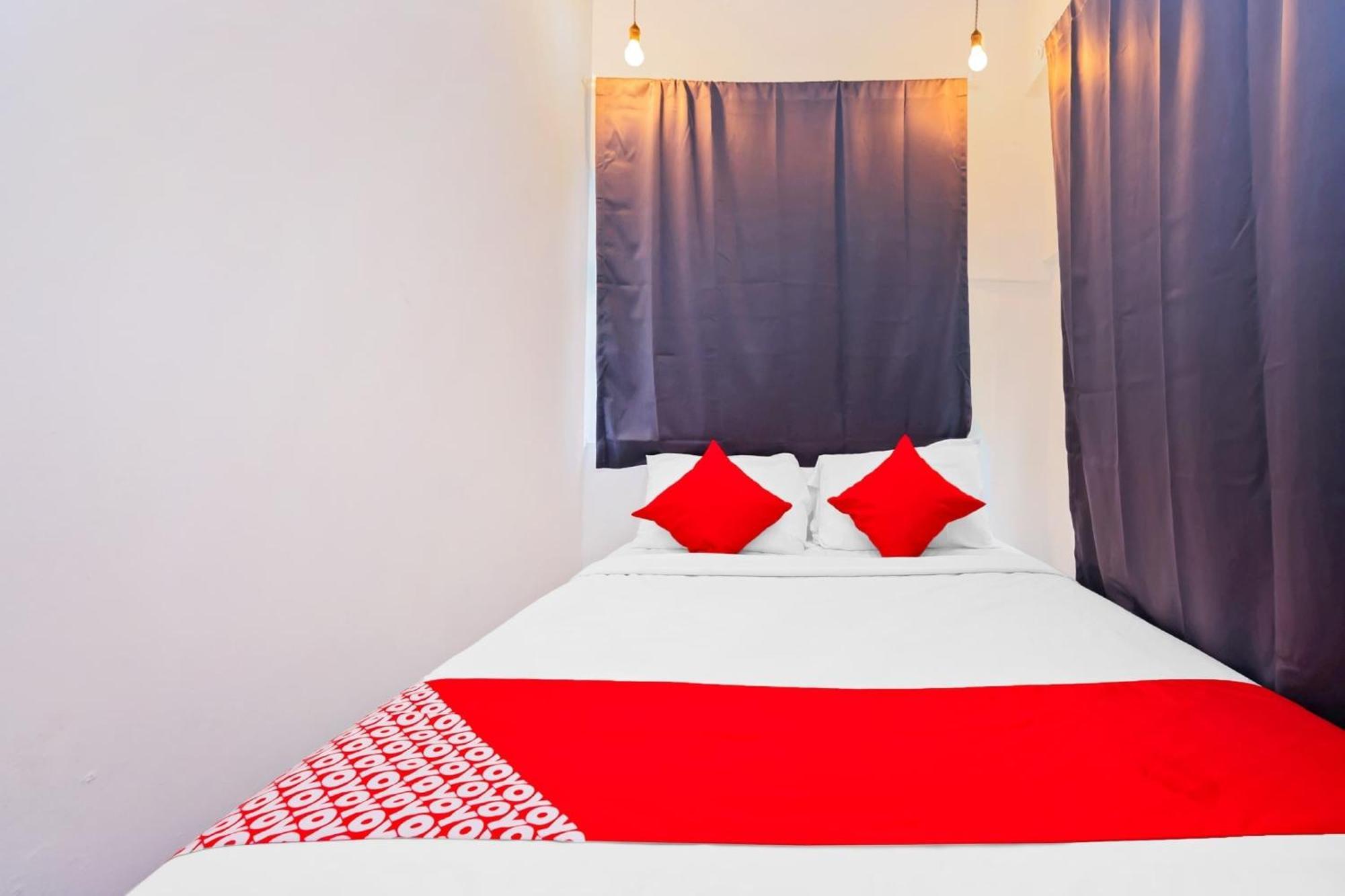 Super Oyo 44032 Zzz Hotel Malacca Екстер'єр фото