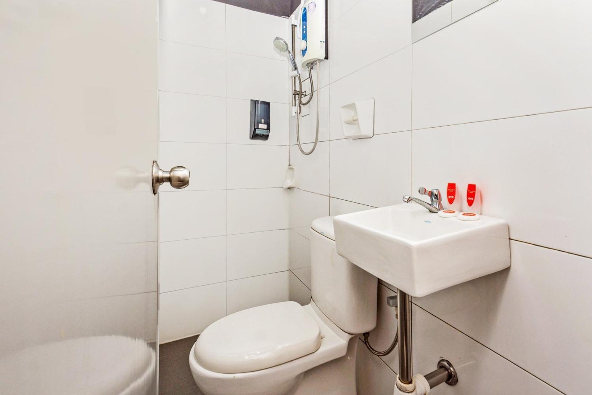 Super Oyo 44032 Zzz Hotel Malacca Екстер'єр фото